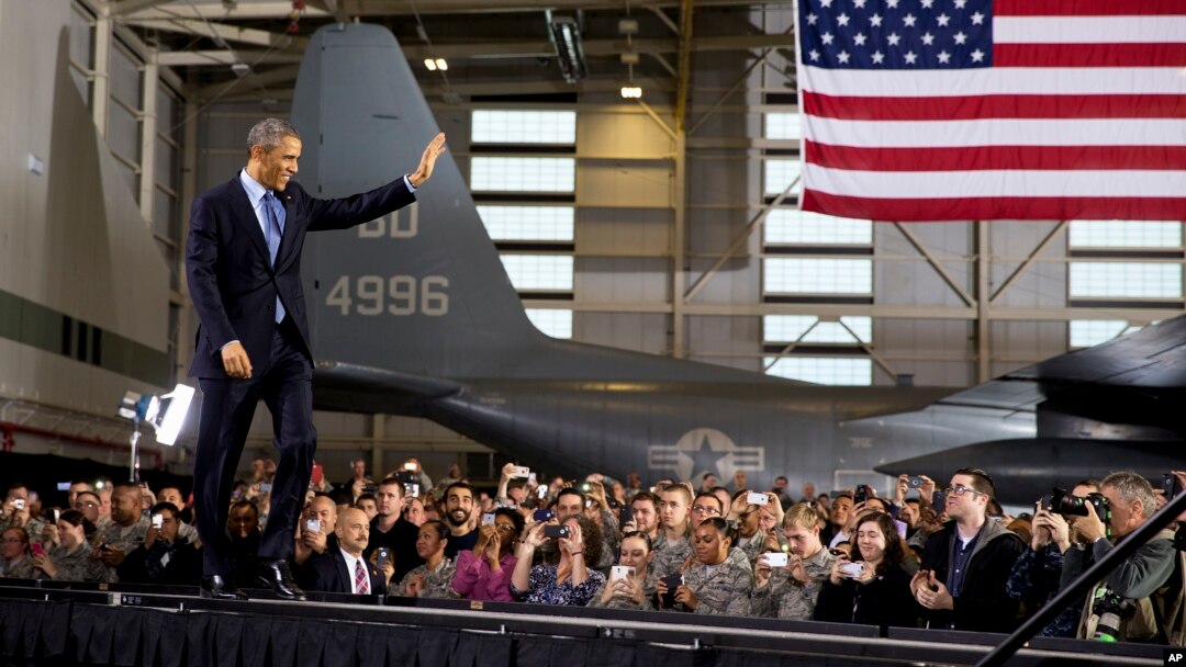 Prezident Obama Fort Diks harbiy bazasida Afg'onistondan qaytgan harbiylarga murojaat qilmoqda, Nyu-Jersi shtati, 15-dekabr, 2014-yil