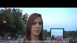 Menyaksikan Pemutaran Film 'Layar Tancap' di AS