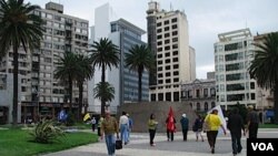 En la Torre Ejecutiva, que se encuentra en la Plaza Independencia de Montevideo, tendrá lugar la cumbre. El vallado será puesto alrededor de la plaza.