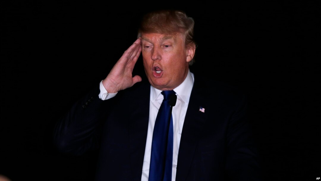 Kandidat calon presiden dari partai Republik, Donald Trump dalam kampanye di Portsmouth, New Hampshire (10/12).