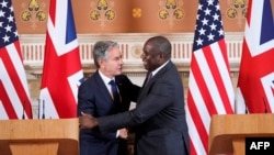 Le secrétaire d'État américain Antony Blinken et le ministre des Affaires étrangères David Lammy se sont rencontrés en Ukraine mercredi.