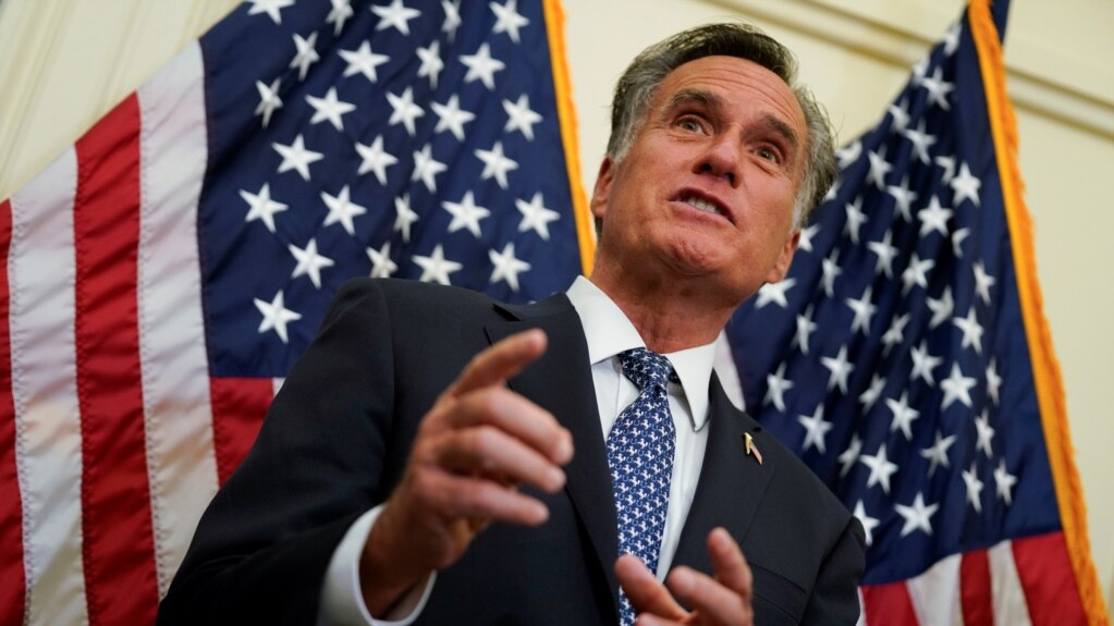 Thượng nghị sĩ Hoa Kỳ Mitt Romney là tiếng nói chỉ trích hiếm hoi trong chính giới Cộng hòa khi phản ứng về những phát ngôn và hành động gây tranh cãi của Tổng thống Donald Trump.