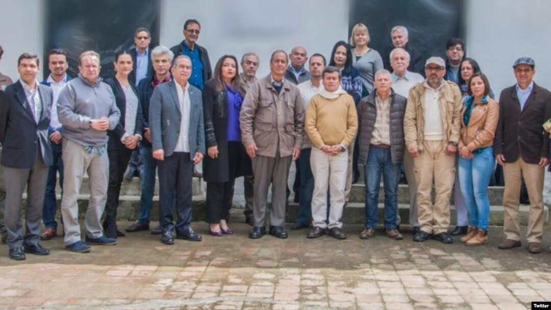 Negociadores del grupo terrorista se reunieron con representantes del Ejecutivo de Juan Manuel Santos, para fijar el establecimiento de una fase pública de negociación de paz.
