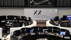 ຕະຫຼາດຮຸ້ນ DAX ຂອງເຢຍຣະມັນ ທີ່ນະຄອນແຟຣງເຟີດ ປະທດເຢຍຣະມັນ ວັນທີ 8 ເມສາ 2020.