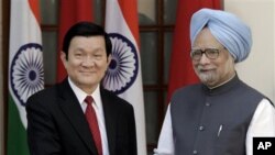 ປະທານປະເທດຫວຽດນາມຈັບມືກັບນາຍົກລັດຖະມົນຕີອິນເດຍ