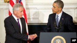 El presidente Barack Obama agradeció el servicio del secretario de Defensa, Chuck Hagel, quien presentó su renuncia al cargo este lunes.