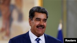 ARCHIVO - El mandatario venezolano, Nicolás Maduro, captado durante reunión en el palacio de gobierno de Miraflores en agosto de 2023.