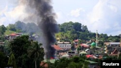 VOA Asia - Philippines troops fight militants in Mindinao