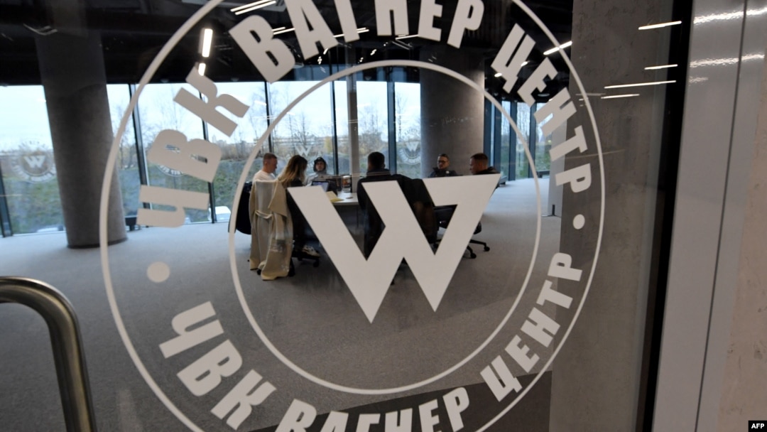 Rus işadamı Yevgeni Prigojin’in Ağustos 2023'te uçak kazasında ölümünün, kurucu ortağı olduğu özel askeri şirket Wagner Grubu'nun sonu olabileceği düşünülüyordu. Ancak grubun faaliyetleri tahminlerin doğru olmadığı kanıtlıyor.