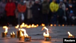 Vigilia en el primer aniversario de la liberación de la ciudad de Bucha, en medio del ataque de Rusia a Ucrania, el 31 de marzo de 2023. [REUTERS]