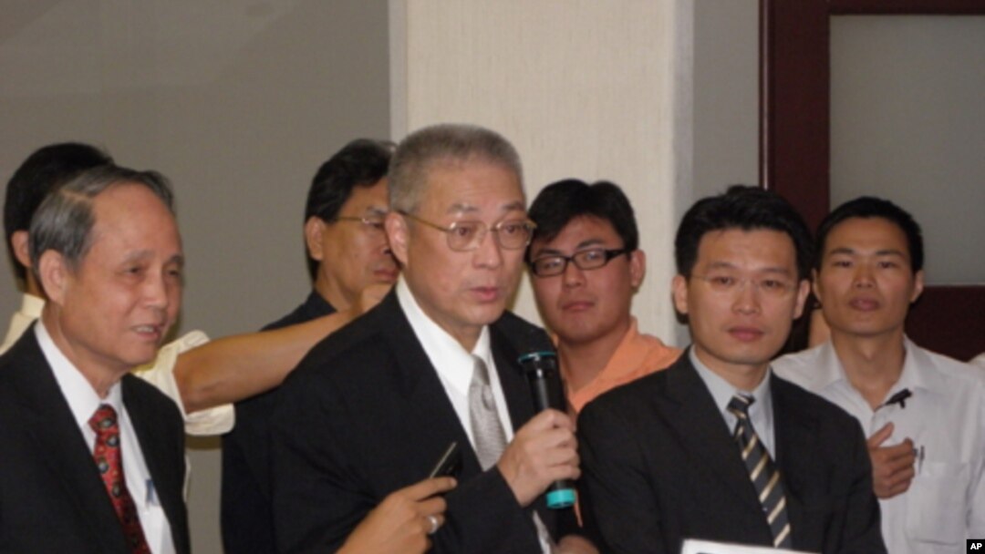 吴敦义开记者会澄清与黑道出游一事