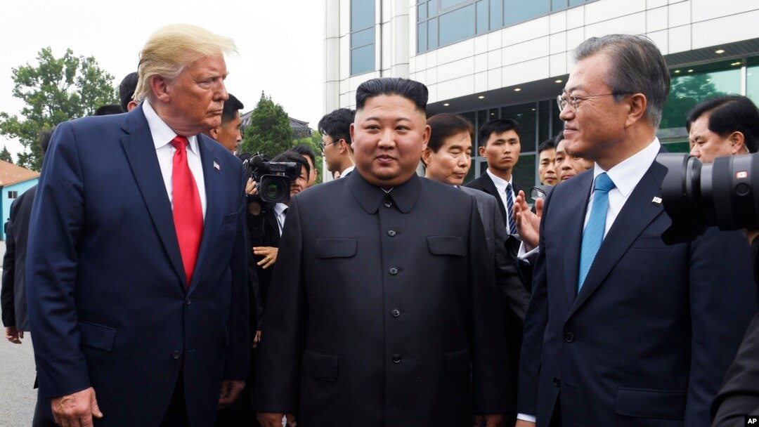 La tensión en la península coreana ha crecido en la medida en que Corea del Norte continúa lanzando misiles balísticos en respuesta a la posición de su vecino del sur y de EE.UU.