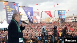 Turkish President Tayyip Erdogan addresses his supporters in Konya, Turkey, Dec. 17, 2018. (Cem Oksuz/Presidential Press Office/Handout via Reuters)