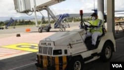 El aeropuerto internacional de Quito es uno de los lugares donde los rebeldes se manifestan.