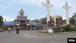 Ken Park, salah satu tempat wisata bermain di Surabaya yang akan menjadi pintu masuk ke pulau reklamasi (Petrus Riski/VOA)