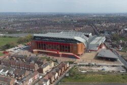 El estadio Anfield de Liverpool se ve después del colapso de la participación inglesa en la propuesta Superliga europea, Liverpool, Inglaterra, el miércoles 21 de abril de 2021.