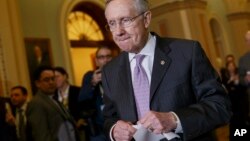 El líder de la mayoría del senado, Harry Reid, tendrá que enviar ahora el documento al presidente Obama.