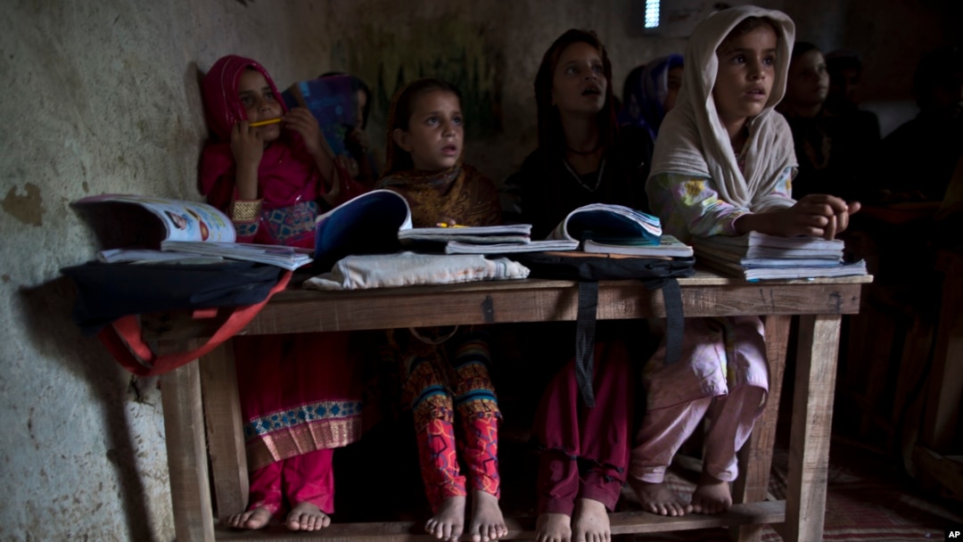 Kamming ayollarning yaqindan