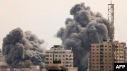 以色列空襲加薩城升起的濃煙。（2023年10月9日）