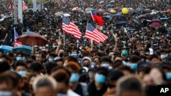 1일 홍콩 도심에서 민주화 시위가 열리고 있다. 