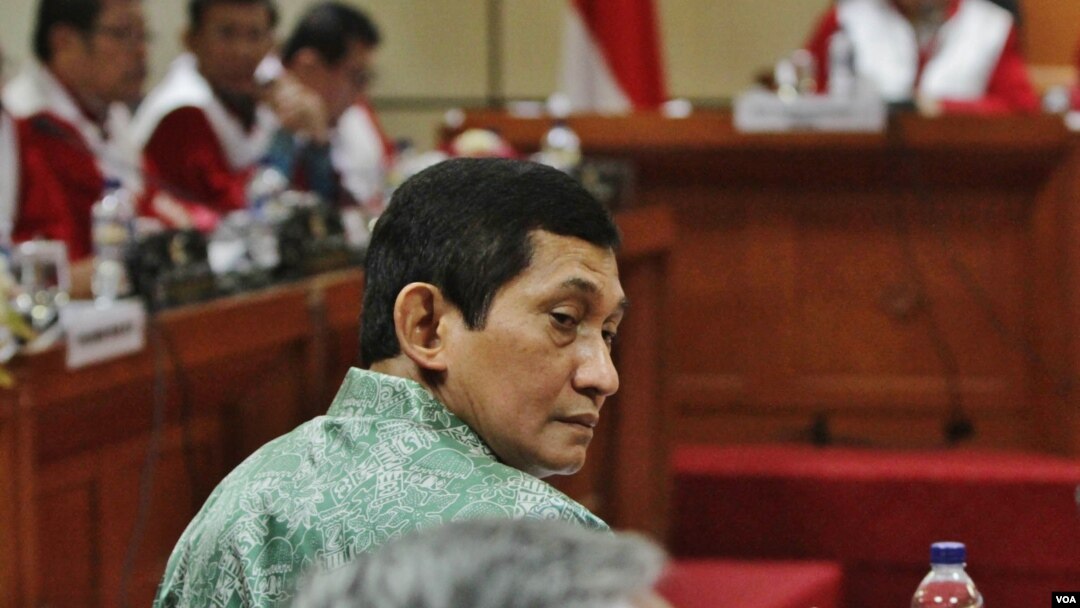 Presiden Direktur Freeport Indonesia, Maroef Sjamsuddin sedang memberikan keterangan pada sidang Majelis Kehormatan Dewan dalam kasus dugaan pelanggaran etik Ketua DPR Setya Novanto, di Jakarta hari Kamis 3/12 (VOA/Fathiyah).