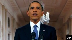 سه‌رۆک براک ئۆباما له‌ ده‌می پـێشکه‌شکردنی وتاره‌که‌ی سه‌باره‌ت به‌ کشـانه‌وه‌ی هێزه‌کانی ئه‌مه‌ریکا له‌ ئه‌فغانسـتان، چوارشه‌ممه‌ 22 ی شه‌شی 2011