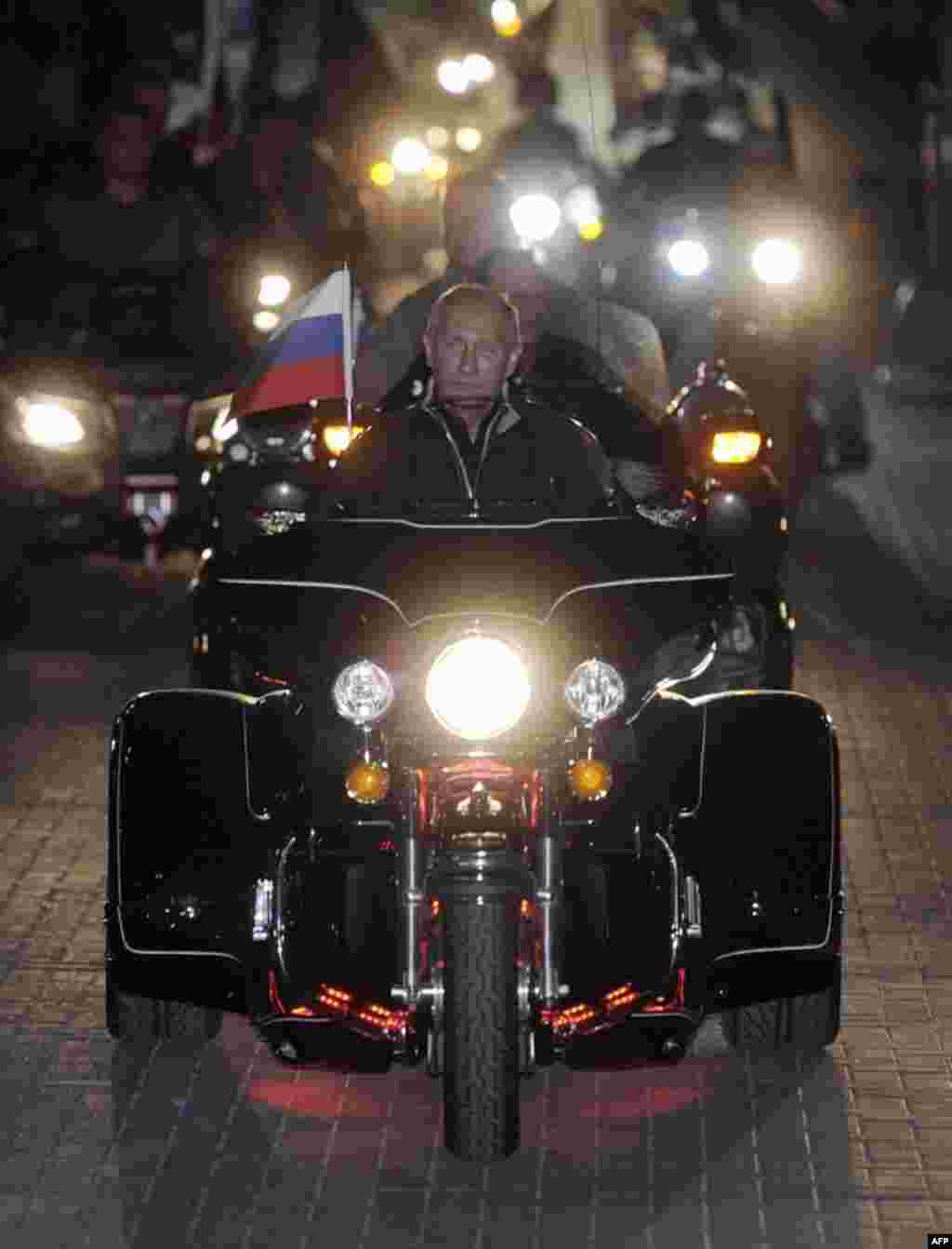 «Байкерский» бросок Путина