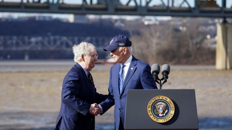 Dans le Kentucky, Joe Biden fait l'éloge du travail bipartisan