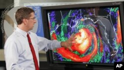 Foto satelit siklòn Isaac vè 6 zè apre midi madi 28 out 2012 la