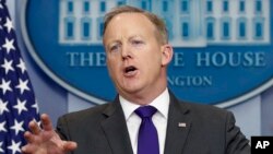 White House press secretary Sean Spicer speaks during the daily news briefing at the White House in Washington, Feb. 7, 2017. 