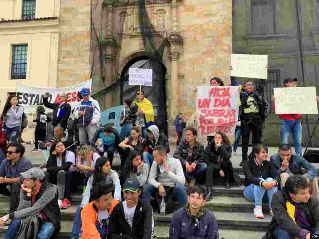 Las movilizaciones que estremecen a diario la nación muestran una variedad inusualmente amplia de quejas, aunque con un lema similar: La oposición a un gobierno que muchos creen que solo vela por los ciudadanos más privilegiados.