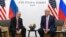 Tổng thống Mỹ Donald Trump và Tổng thống Nga Vladimir Putin tại cuộc họp song phương bên lề Hội nghị Thượng đỉnh G20 ở Osaka, Nhật Bản, ngày 28/6/2019.
