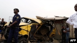 Police ezali kobatela esika likama ya motuka monene na nzela ya By-Pass na Mont-NGafula, Kinshasa, 16 février 2020.