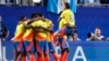 Los jugadores de Colombia celebran el gol de apertura de su equipo contra Uruguay, anotado por su compañero Jefferson Lerma, durante un partido de semifinales de la Copa América en Charlotte, Carolina del Norte, el miércoles 10 de julio de 2024. (Foto AP/Nell Redmond)