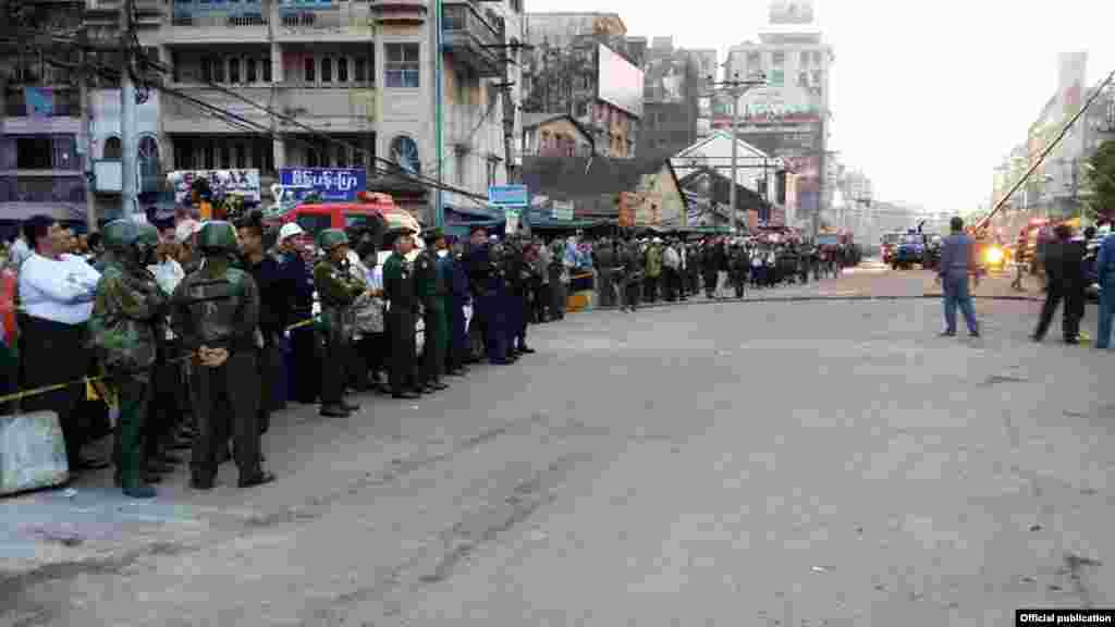 မင်္ဂလာဈေးမီးလောင်မှုကို မီးသတ်တပ်ဖွဲ့မှ မီးငြှိမ်းသတ်နိုင်-သတင်းဓာတ်ပုံ မီးသတ်ဦးစီးဌာန