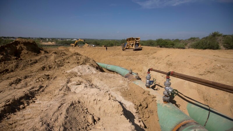 Las autoridades colombianas confiscan 7.3 millones de galones de petróleo crudo durante operaciones dirigidas a refinerías ilegales.