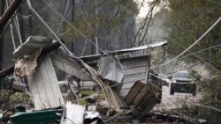 Un fuerte sistema de tormentas amenazó con provocar tornados en partes del sureste de Estados Unidos el domingo