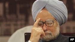 Perdana Menteri India Manmohan Singh dituntut mundur oleh partai BJP yang beroposisi karena tuduhan korupsi.