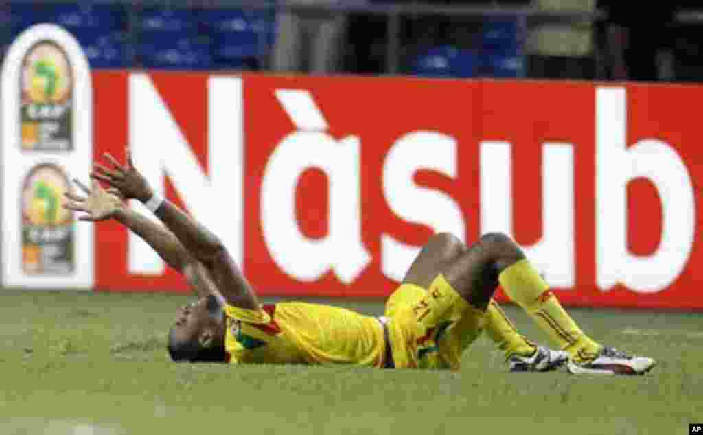 Mali's Seydou Keita reacts after their victory in their final African Cup of Nations Group D soccer match against Botswana at the Stade De L'Amitie Stadium in Libreville February 1, 2012.