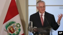 El secretario de Estado, Rex Tillerson, habla durante una conferencia de prensa en la cancillería peruana, el lunes 5 de febrero.