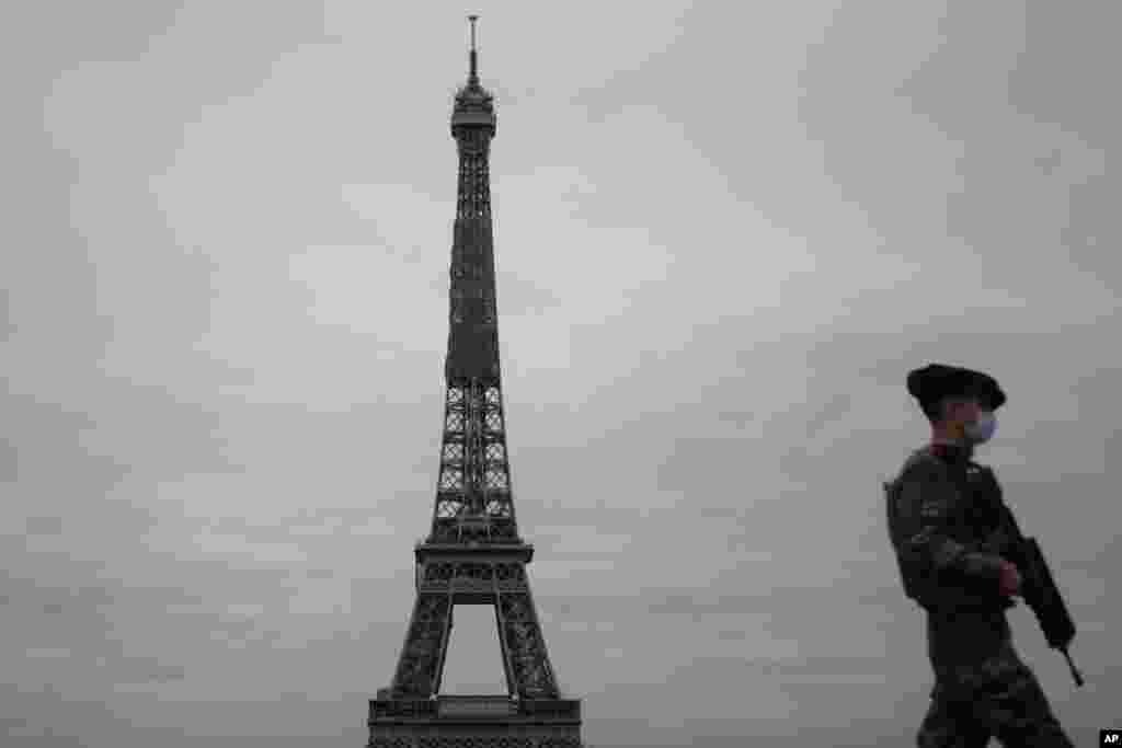 نمایی از شهر پاریس و برج ایفل. فرانسه از امروز شاهد محدودیت بیشتر برای کاهش شیوع کرونا است. تعداد مبتلایان روزانه کرونا در فرانسه مثل بقیه کشورها افزایش یافته است. 