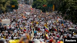 Opozicione pristalice u šetnji protiv predsednika Madura, danas u Karakasu