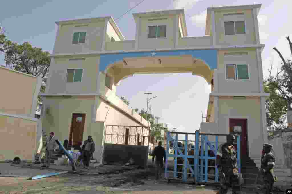 Albaabka weyn ee laga galo madaxtooyada, Mogadishu, July, 9, 2014.