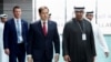 Menteri Luar Negeri Amerika Serikat Marco Rubio berjalan bersama Presiden Uni Emirat Arab Sheikh Mohamed bin Zayed Al Nahyan di ADNEC Centre Abu Dhabi, Uni Emirat Arab, 19 Februari 2025. (Evelyn Hockstein/REUTERS)