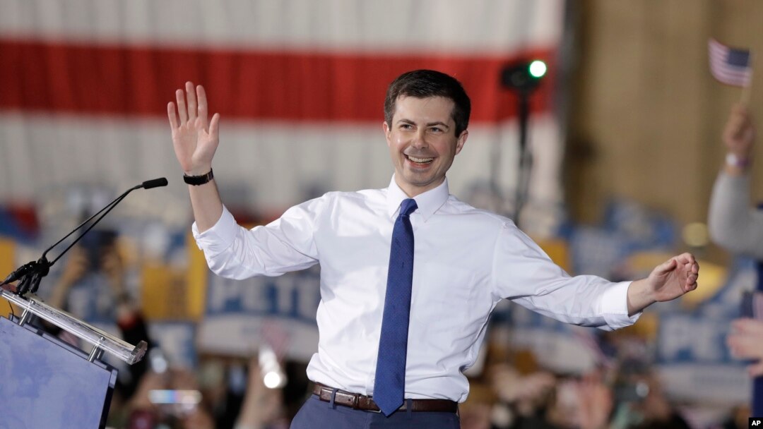 Wali Kota South Bend Pete Buttigieg mengumumkan dirinya akan mengikuti bursa nominasi capres Partai Demokratik, di South Bend, 14 April 2019. 
