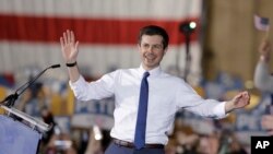 Wali Kota South Bend Pete Buttigieg mengumumkan dirinya akan mengikuti bursa nominasi capres Partai Demokratik, di South Bend, 14 April 2019. 