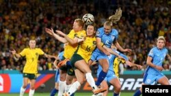 Un momento del disputado partido entre Inglaterra y Australia del Mundial Femenino de fútbol en Sídney, Australia, el 16 de agosto de 2023.