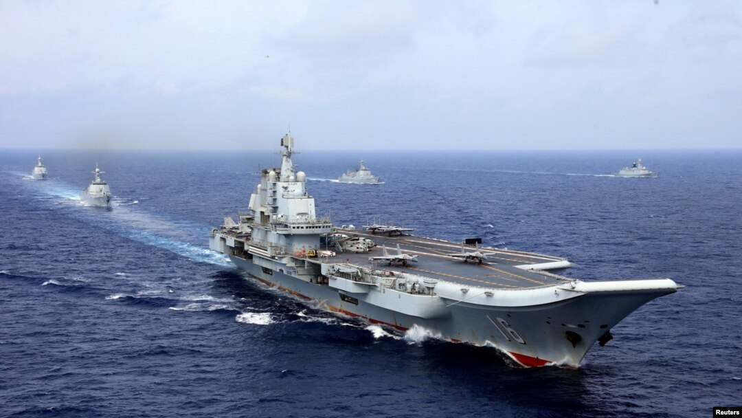 Tư liệu: Tàu sân bay Liêu Ninh tham gia diễn tập với Hải quân/ QDGPND Trung quốc ở Tây Thái Bình Dương, ngày 18/4/2018. 