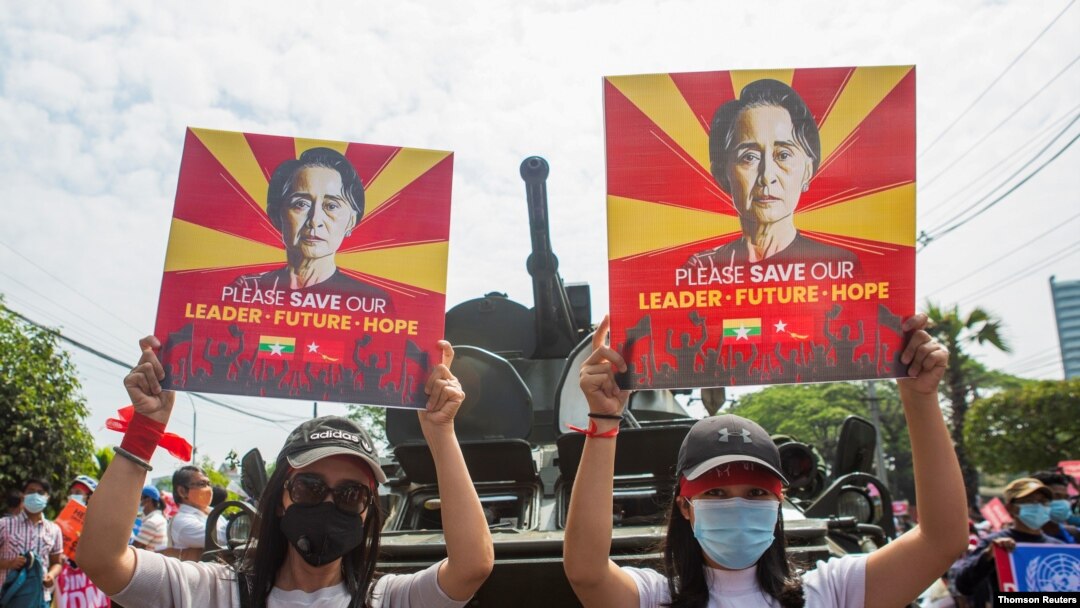 Protesta contra el golpe militar en Myanmar, también conocido como Birmania, el 15 de febrero de 2021.