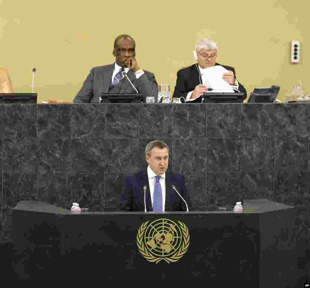 Ukraine&#39;s foreign minister, Andrii Deshchytsia, speaks at UN headquarters in New York, March 27, 2014. &nbsp;